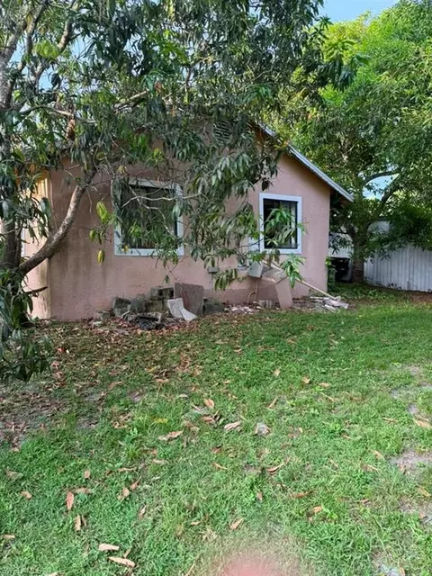 5226 Dixie Dr, Naples, FL 34113 photo 2