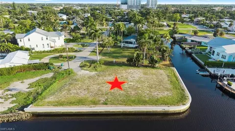 1100 Christopher Ct, Naples, FL 34104 photo 2