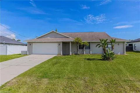 859 SW 15th Ter, Cape Coral, FL 33991