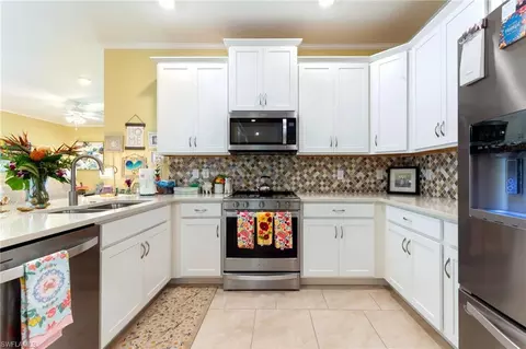 Kitchen - 1113 Rolling Brook Ln, Naples, FL 34114 photo 3 of 4
