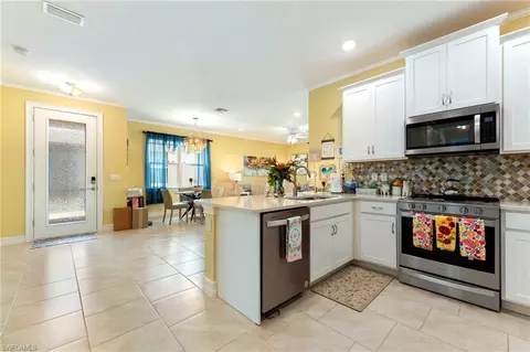 Kitchen - 1113 Rolling Brook Ln, Naples, FL 34114 photo 4 of 4