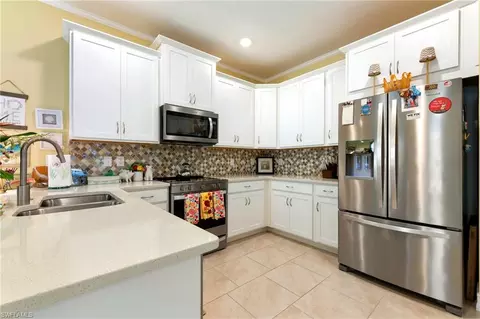 Kitchen - 1113 Rolling Brook Ln, Naples, FL 34114 photo 2 of 4