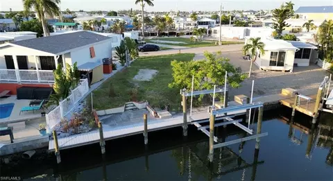 3853 Cherry Ln, Saint James City, FL 33956
