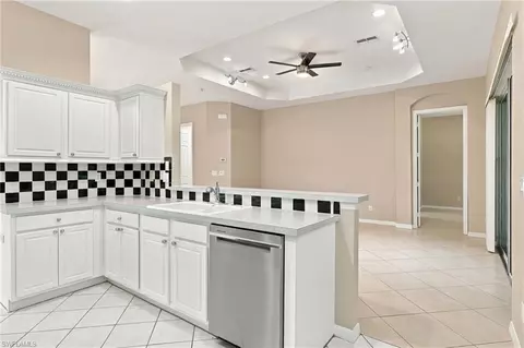 Kitchen - 357 Harvard Ln, Naples, FL 34104 photo 4 of 5
