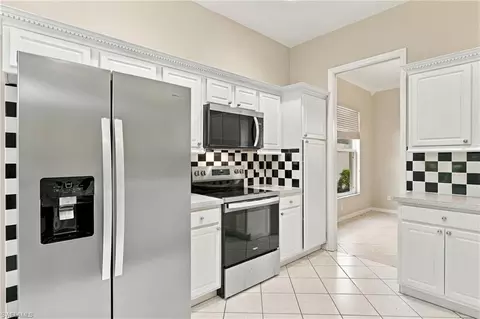 Kitchen - 357 Harvard Ln, Naples, FL 34104 photo 3 of 5