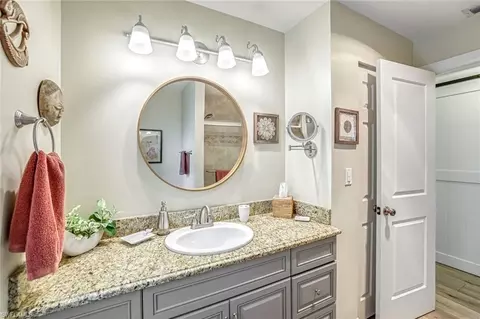 Bath - 401 Panay Ave, Naples, FL 34113 photo 4 of 4