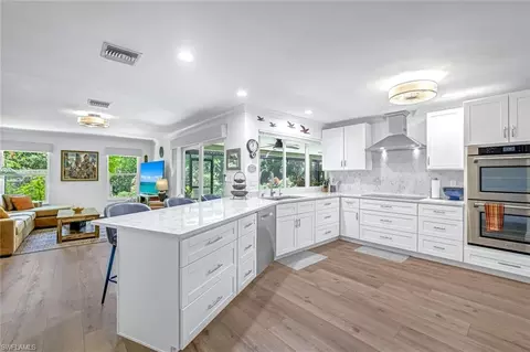 Kitchen - 401 Panay Ave, Naples, FL 34113 photo 4 of 5