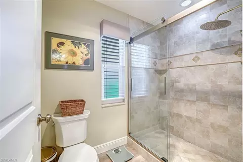 Bath - 401 Panay Ave, Naples, FL 34113 photo 3 of 4