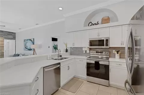 Kitchen - 5121 Coldstream Ln, Naples, FL 34104 photo 3 of 4
