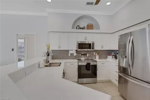 Kitchen - 5121 Coldstream Ln, Naples, FL 34104 photo 2 of 4