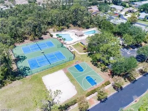 View/Area - 5121 Coldstream Ln, Naples, FL 34104 photo 10 of 11