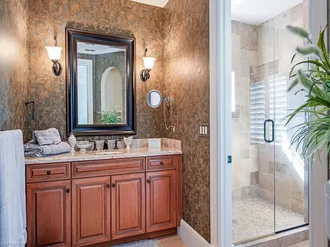 Bath - 155 20th Ave S, Naples, FL 34102 photo 4 of 6
