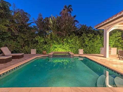 Exterior - 155 20th Ave S, Naples, FL 34102 photo 2 of 5