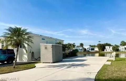 447 Cheetah Dr, Naples, FL 34114