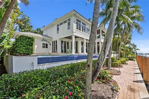 Exterior - 636 14th Ave S, Naples, FL 34102 photo 5 of 7