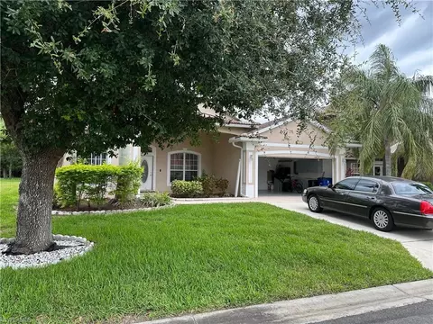 9561 Blue Stone Cir, Fort Myers, FL 33913