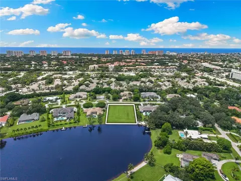 820 Cassena Rd, Naples, FL 34108 photo 6