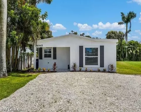 16945 Windcrest Dr, Fort Myers, FL 33908