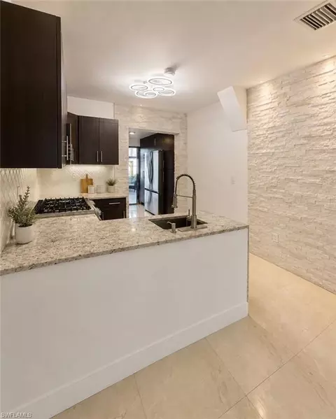 Kitchen - 4590 E 9th Ln, Hialeah, FL 33013 photo 2 of 3