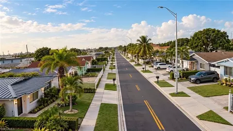 View/Area - 4590 E 9th Ln, Hialeah, FL 33013 photo 1 of 1