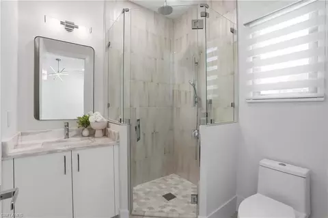 Bath - 1150 8th Ter N, Naples, FL 34102 photo 7 of 8