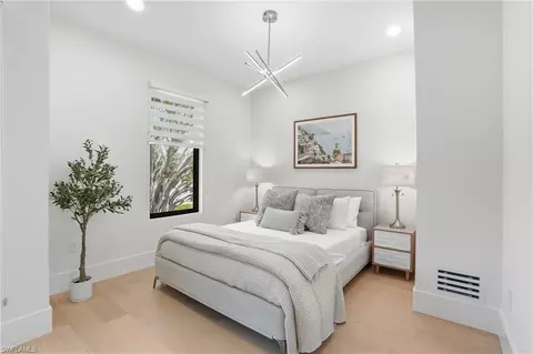 Bedroom - 1150 8th Ter N, Naples, FL 34102 photo 7 of 10