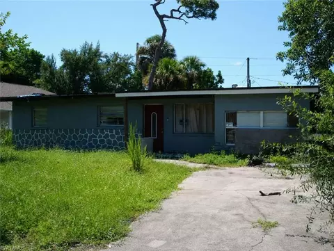 3170 2nd St, Fort Myers, FL 33916