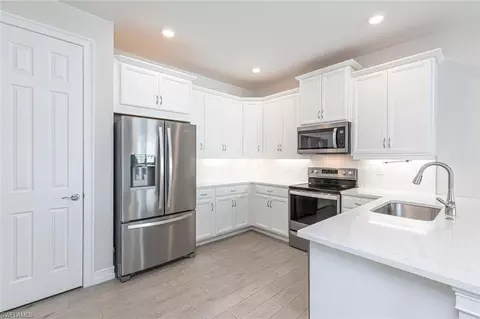 Kitchen - 1050 Enbrook Loop, Naples, FL 34114 photo 2 of 2