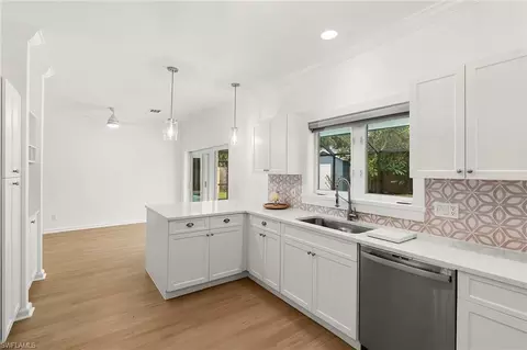Kitchen - 1128 Hilltop Dr, Naples, FL 34103 photo 3 of 4
