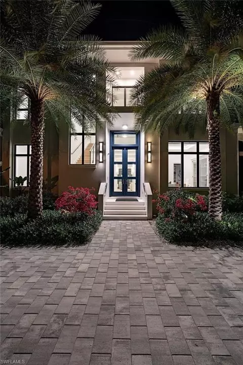Exterior - 1779 4th St S, Naples, FL 34102 photo 3 of 8