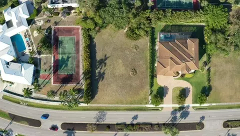571 S Barfield Dr, Marco Island, FL 34145