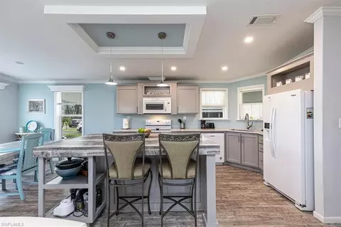 Kitchen - 585 Cape Florida Ln, Naples, FL 34104 photo 3 of 3