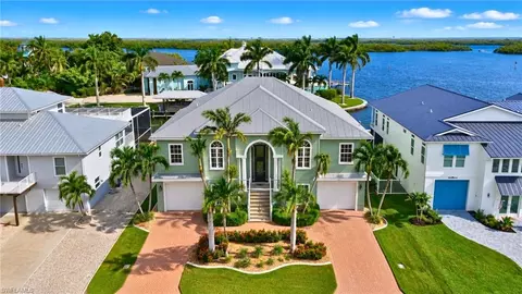 5575 Avenida Pescadora, Fort Myers Beach, FL 33931
