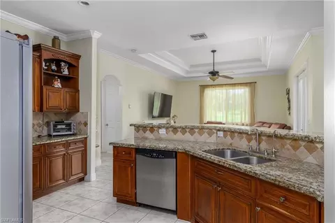 Kitchen - 4021 24th Ave SE, Naples, FL 34117 photo 2 of 4
