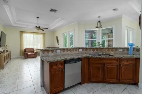 Kitchen - 4021 24th Ave SE, Naples, FL 34117 photo 3 of 4