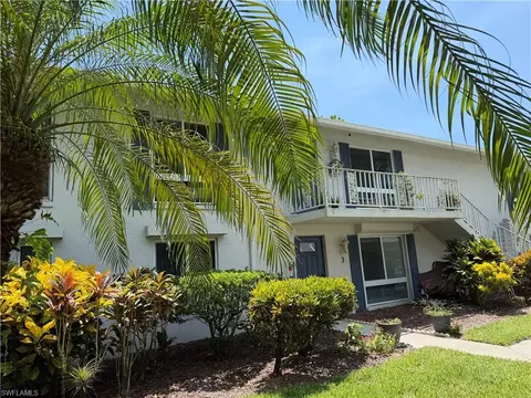 262 Candycane Ln #4, Naples, FL 34112 photo 2