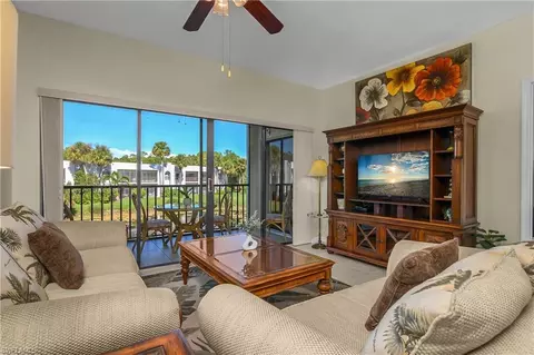 Living - 3326 Olympic Dr #424, Naples, FL 34105 photo 3 of 4