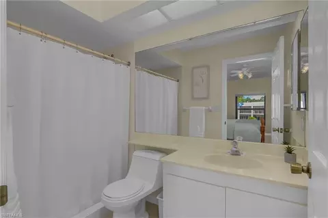 Bath - 3326 Olympic Dr #424, Naples, FL 34105 photo 1 of 2