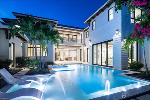 Exterior - 774 S Golf Dr, Naples, FL 34102 photo 4 of 7