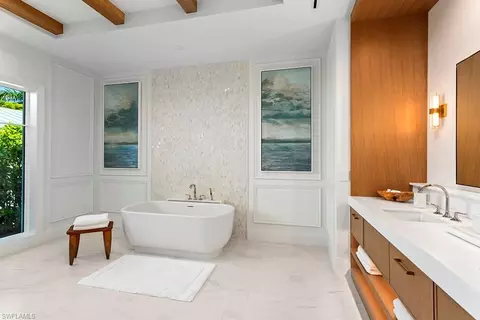 Bath - 774 S Golf Dr, Naples, FL 34102 photo 2 of 7