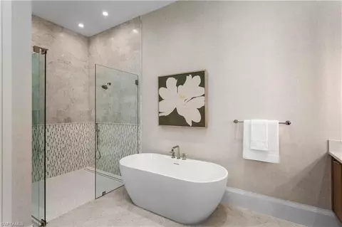 Bath - 835 11th Ave S, Naples, FL 34102 photo 2 of 4