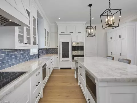 Kitchen - 570 2nd Ave N, Naples, FL 34102 photo 3 of 4