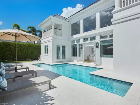 Exterior - 570 2nd Ave N, Naples, FL 34102 photo 3 of 4