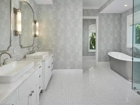 Bath - 570 2nd Ave N, Naples, FL 34102 photo 1 of 7