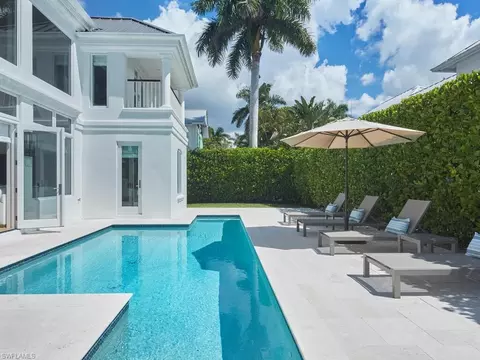 Exterior - 570 2nd Ave N, Naples, FL 34102 photo 4 of 4