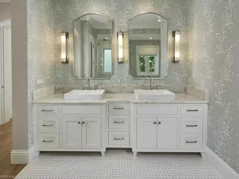 Bath - 570 2nd Ave N, Naples, FL 34102 photo 2 of 7