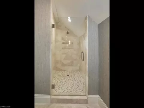 Bath - 570 2nd Ave N, Naples, FL 34102 photo 7 of 7