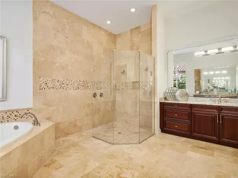 Bath - 7772 Classics Dr, Naples, FL 34113 photo 3 of 7