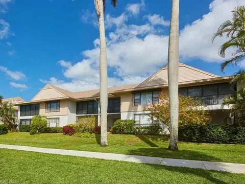 Exterior - 415 10th Ave S #7, Naples, FL 34102 photo 1 of 2