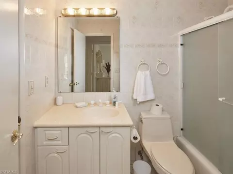 Bath - 415 10th Ave S #7, Naples, FL 34102 photo 2 of 2
